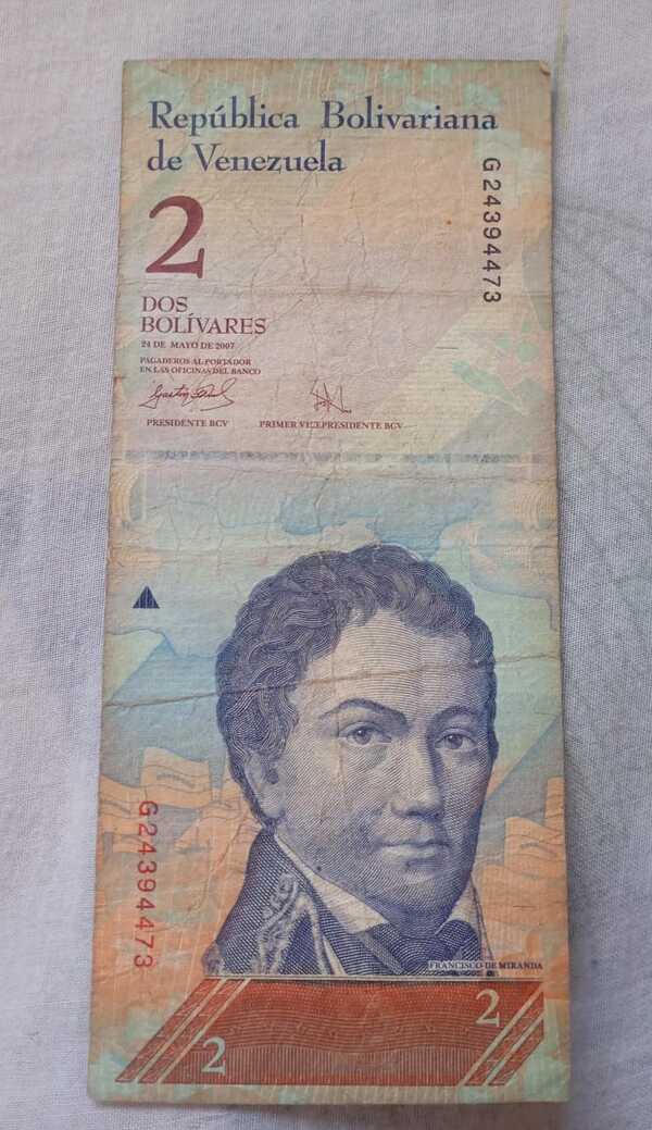 2 bolívares