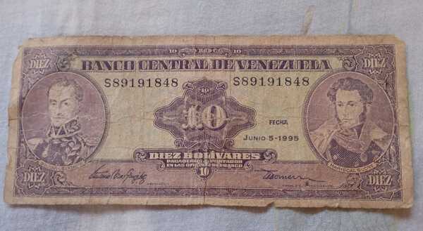 10 bolivares