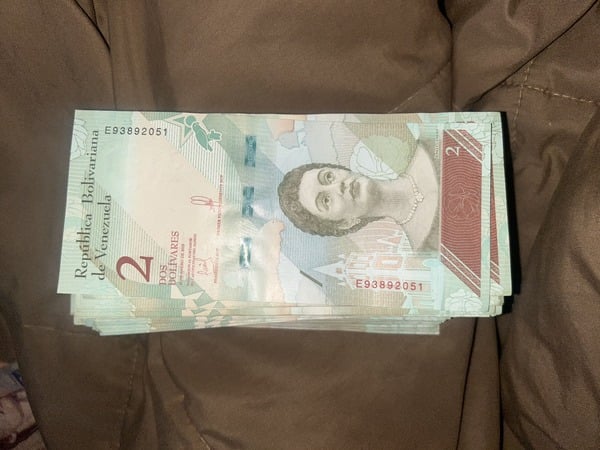 Billetes de 2bs Año 2018